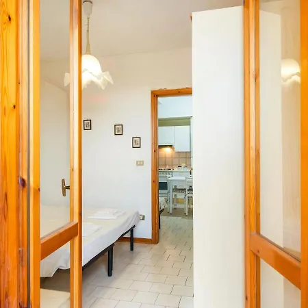 Alluring In With Balcony Apartment *